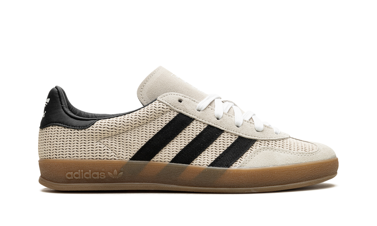 Gazelle Indoor "Aluminum / Core Black" IH4769